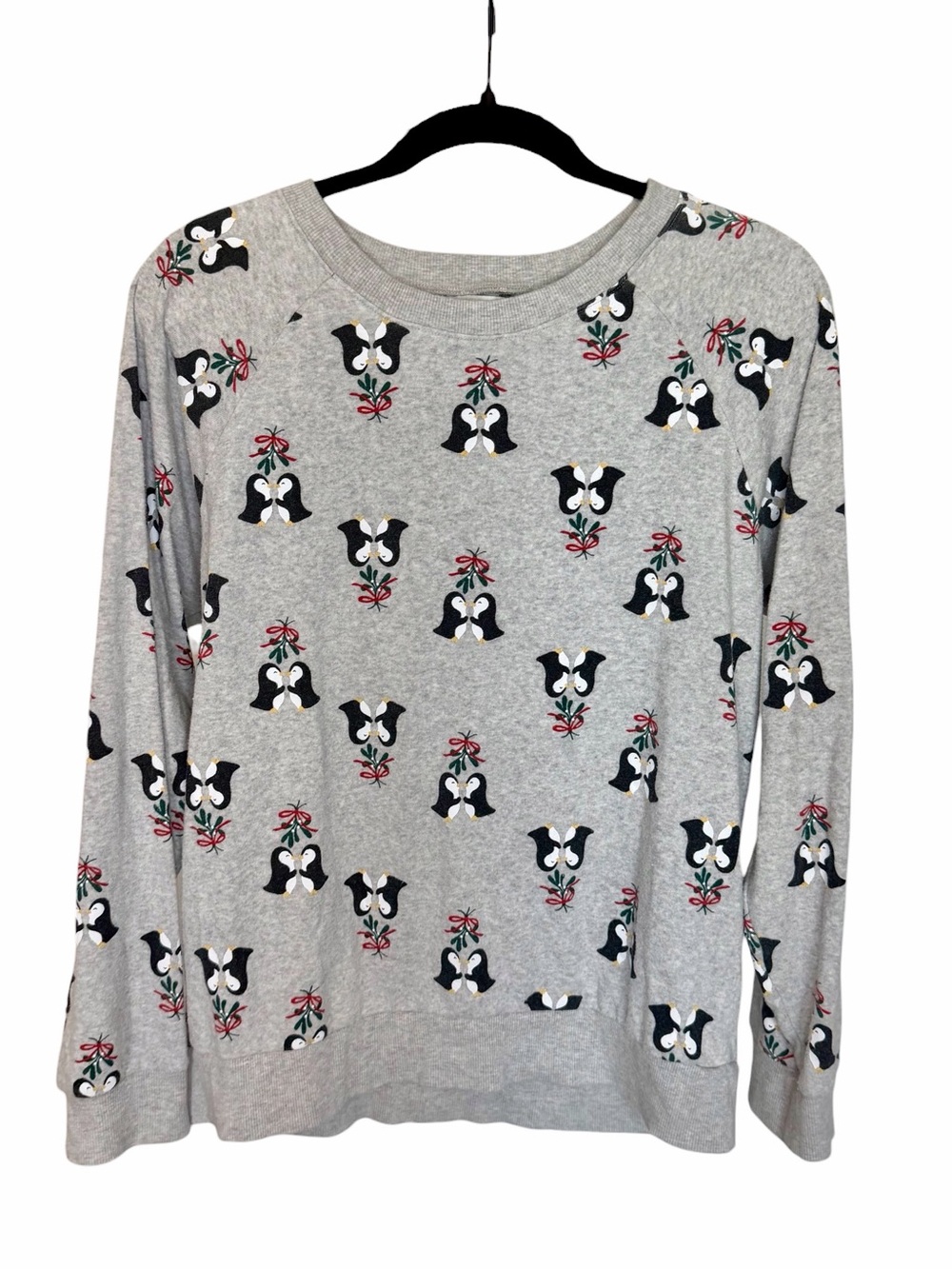 American Eagle Holiday Penguin Mistletoe Long Sleeve Sweatshirt - Large